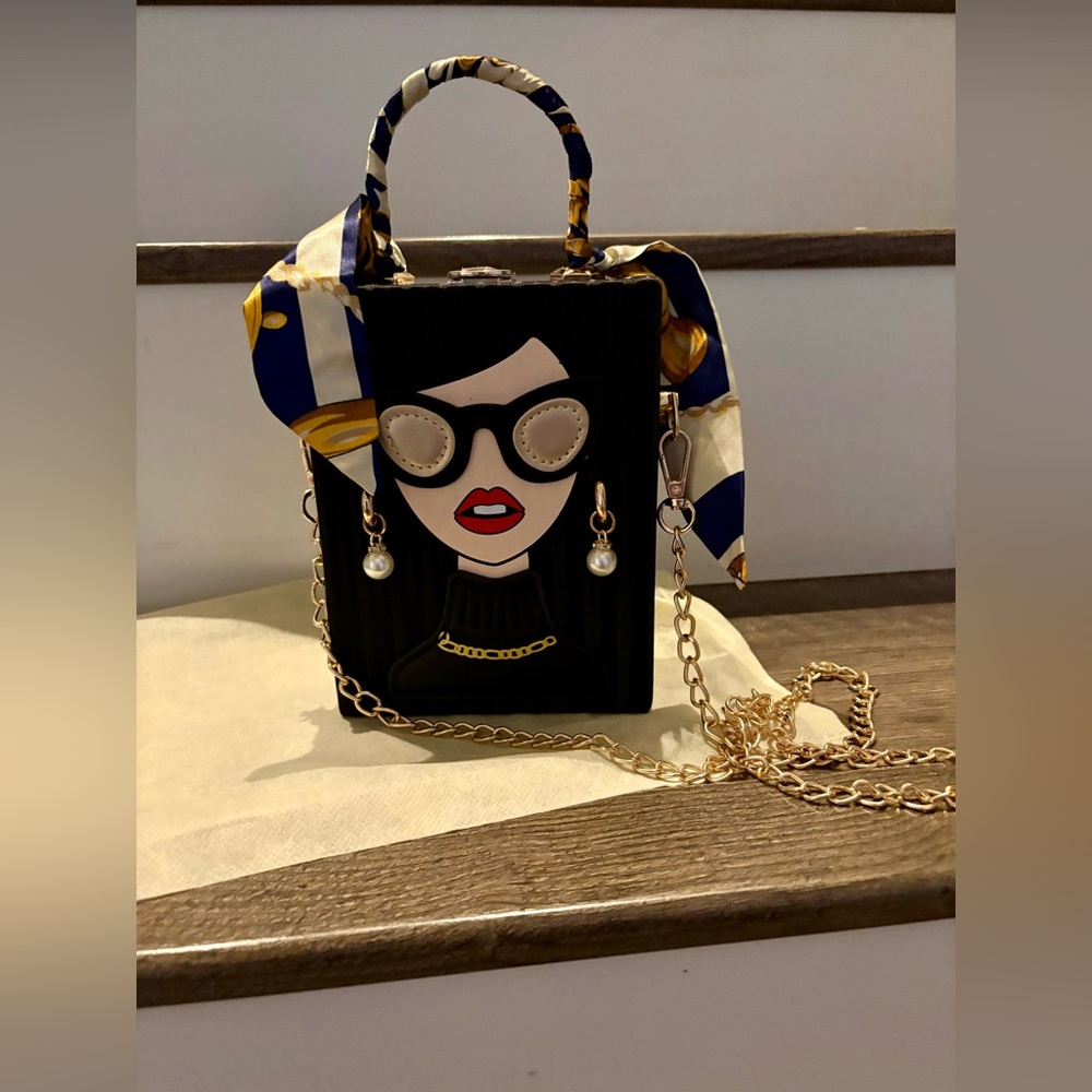Novelty Crossbody/Shoulder Bag Statement Piece - Picture 9 of 9